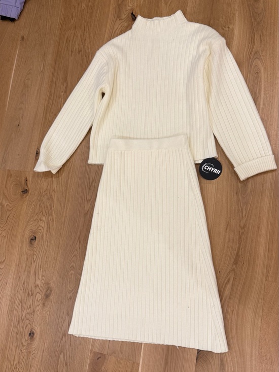 Dresses & Skirts - Cream Ribbed Knit Skirt SET - Women's